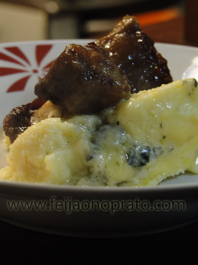 polenta com gorgonzola